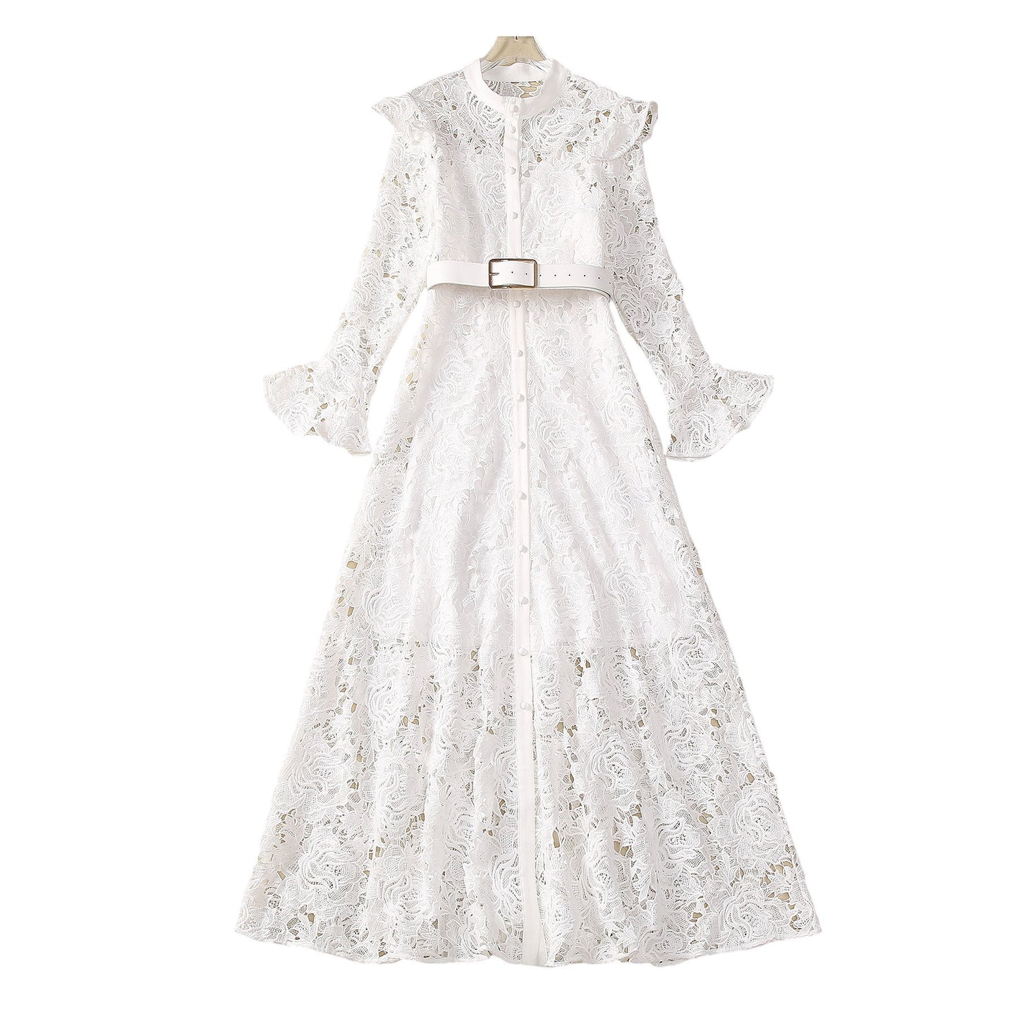 Robe à col montant, simple boutonnage et manches longues évasées