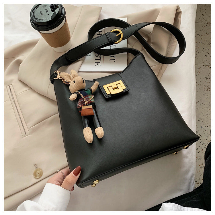Classic Women’s Shoulder Bag