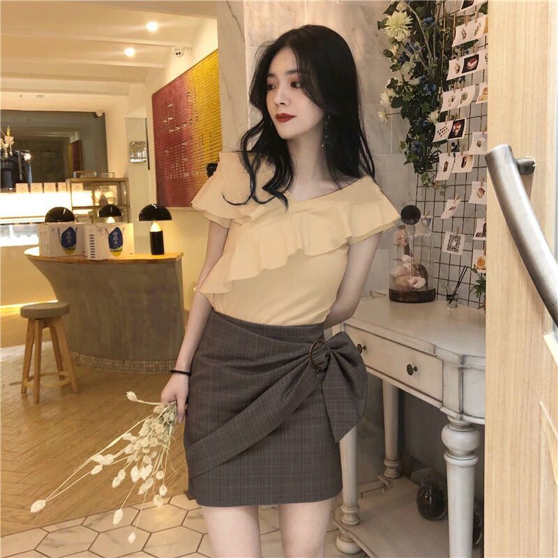 One-shoulder wild short sleeve