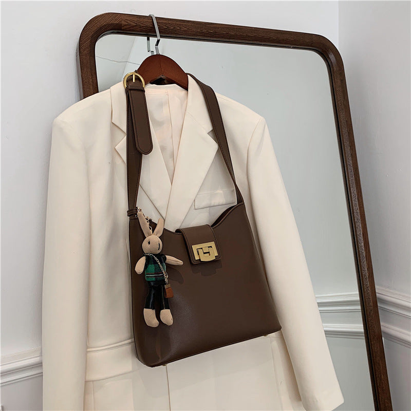 Classic Women’s Shoulder Bag