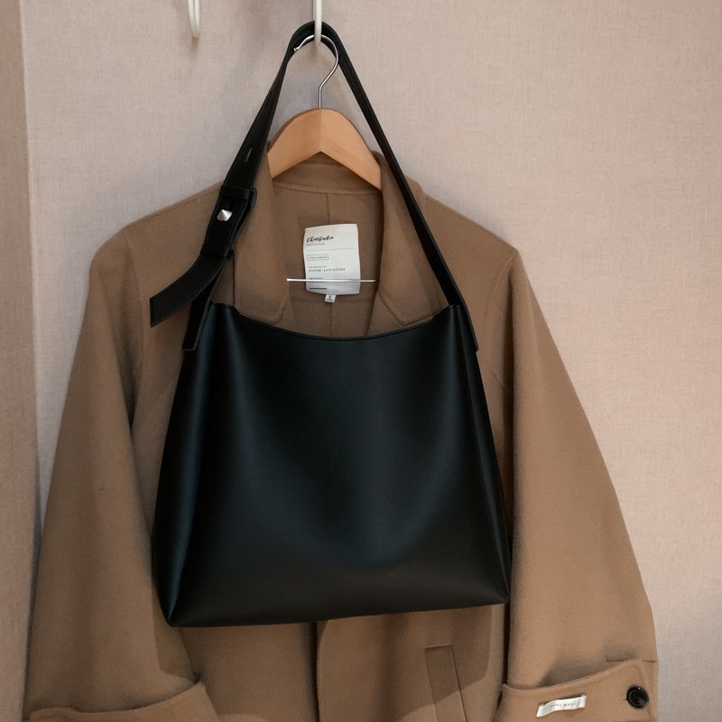 One Shoulder Large Capacity Simple Bucket Bag