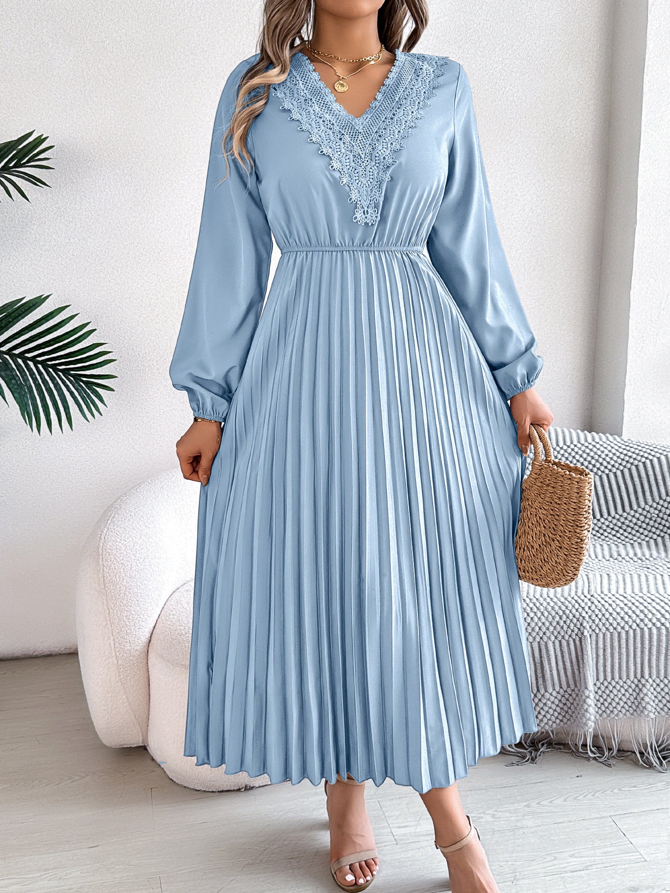 Women's V-neck Lace Cinched Pleated Long Dress