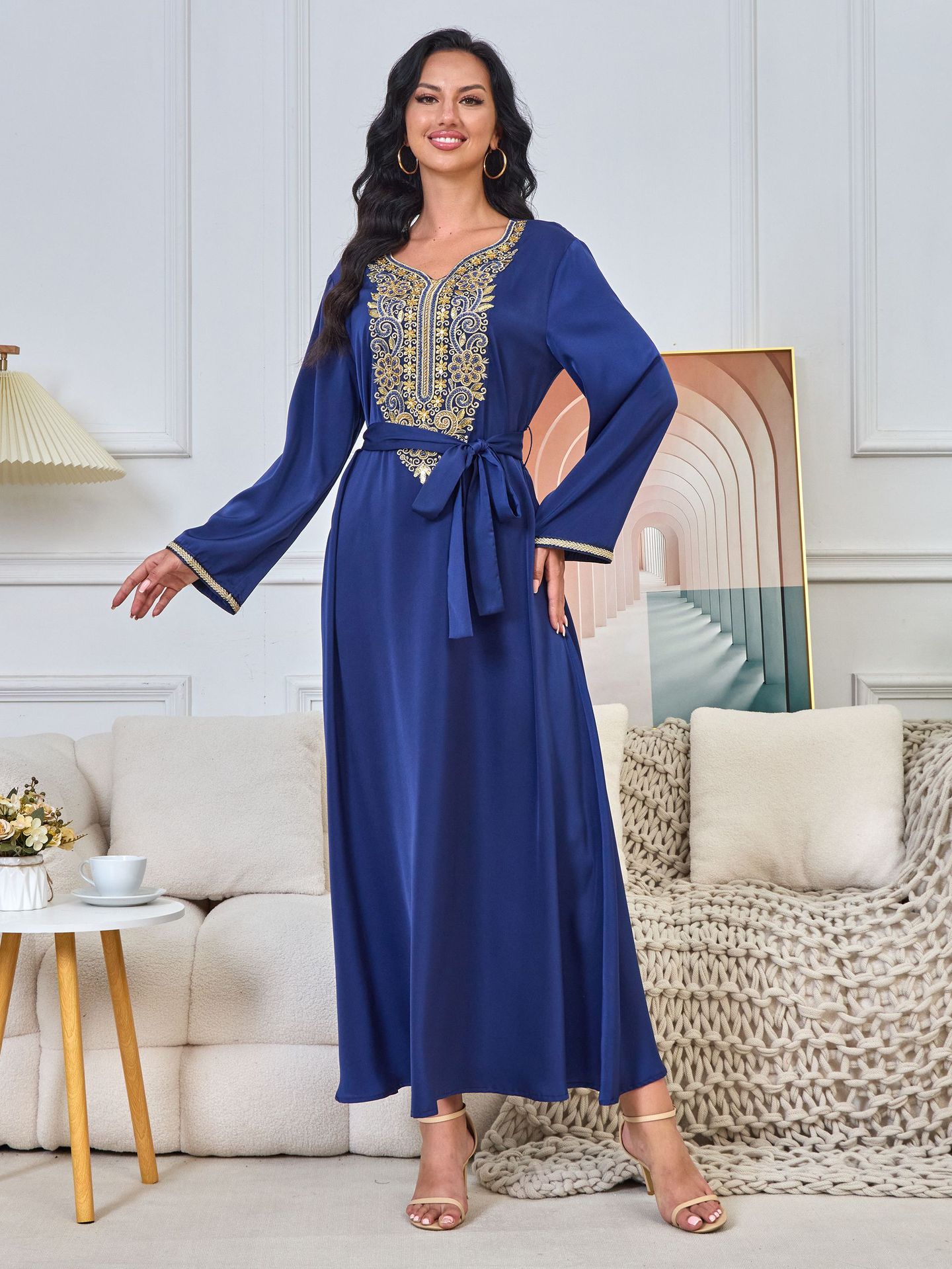 Robe abaya arabe ornée de motifs imprimés à la pierre chaude et de broderies