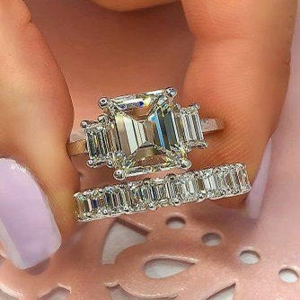 Fashionable Transparent Square Ring Sets Are Trending