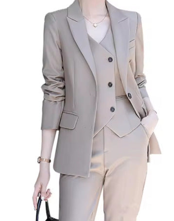 Women's Suit Commuter Drape Suit