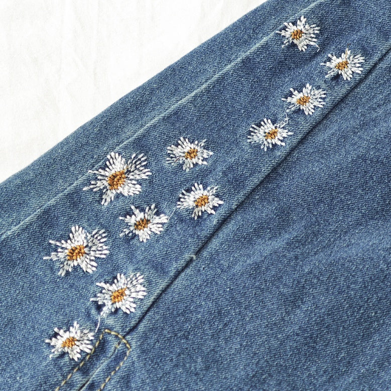 Women's High-Waist Star Patch Jeans, Wide-Leg Full-Length Jeans With A Retro Y2K Sta Light-Wash Denim For All Seasons.