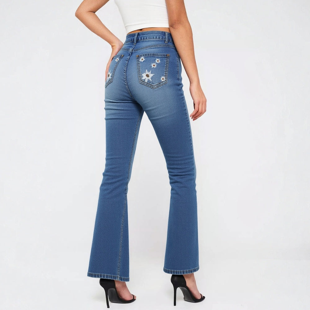 Women's High-Waist Star Patch Jeans, Wide-Leg Full-Length Jeans With A Retro Y2K Sta Light-Wash Denim For All Seasons.