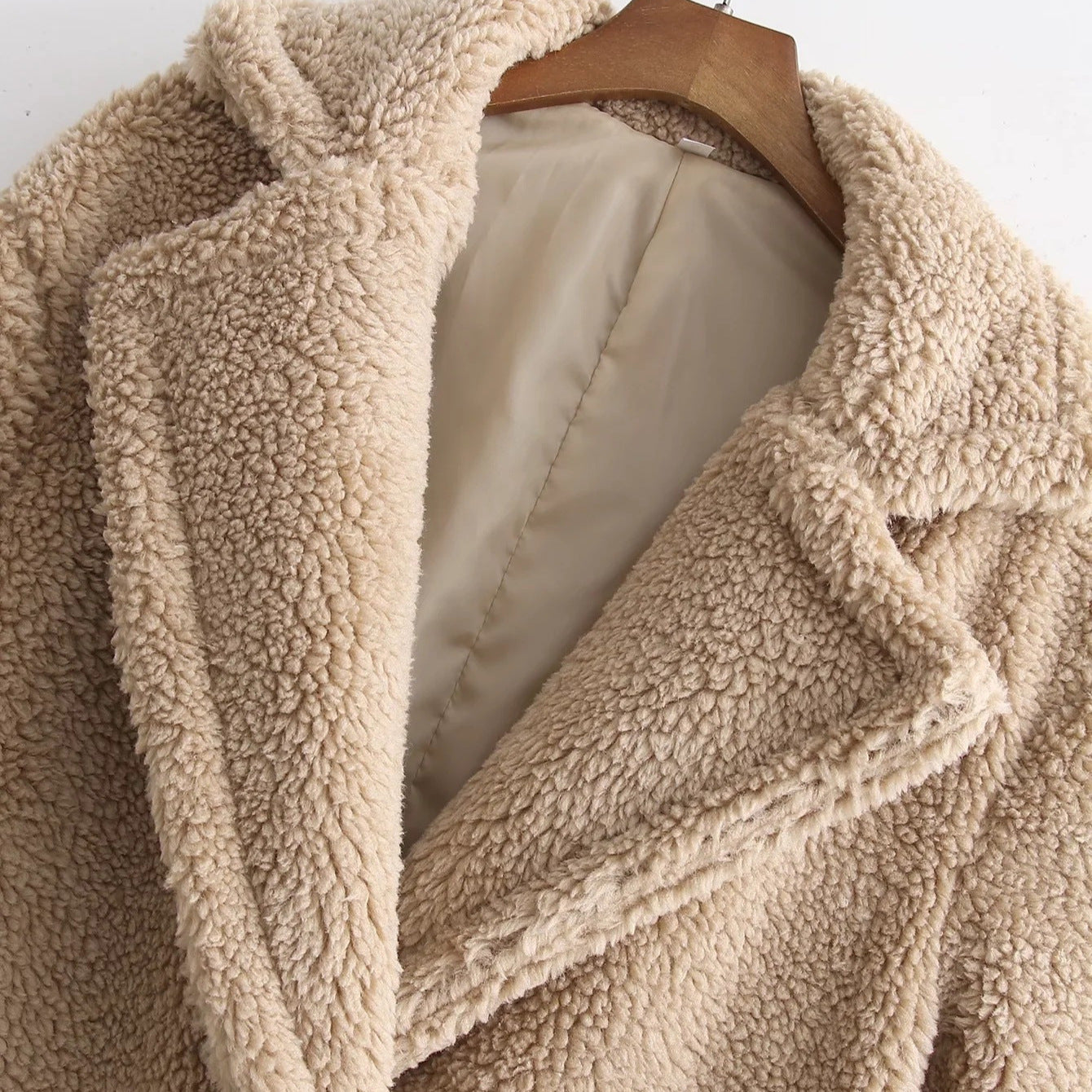 Manteau long en laine d'agneau pour femme