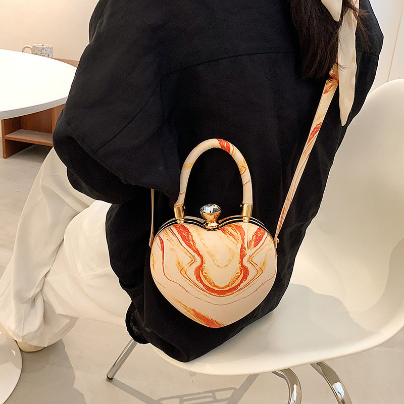 Sac à bandoulière en forme de cœur de style occidental, petit, avec chaîne, couleurs bonbon