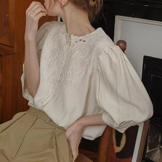 Retro Embroidered Top Design Sense Niche Hollow White