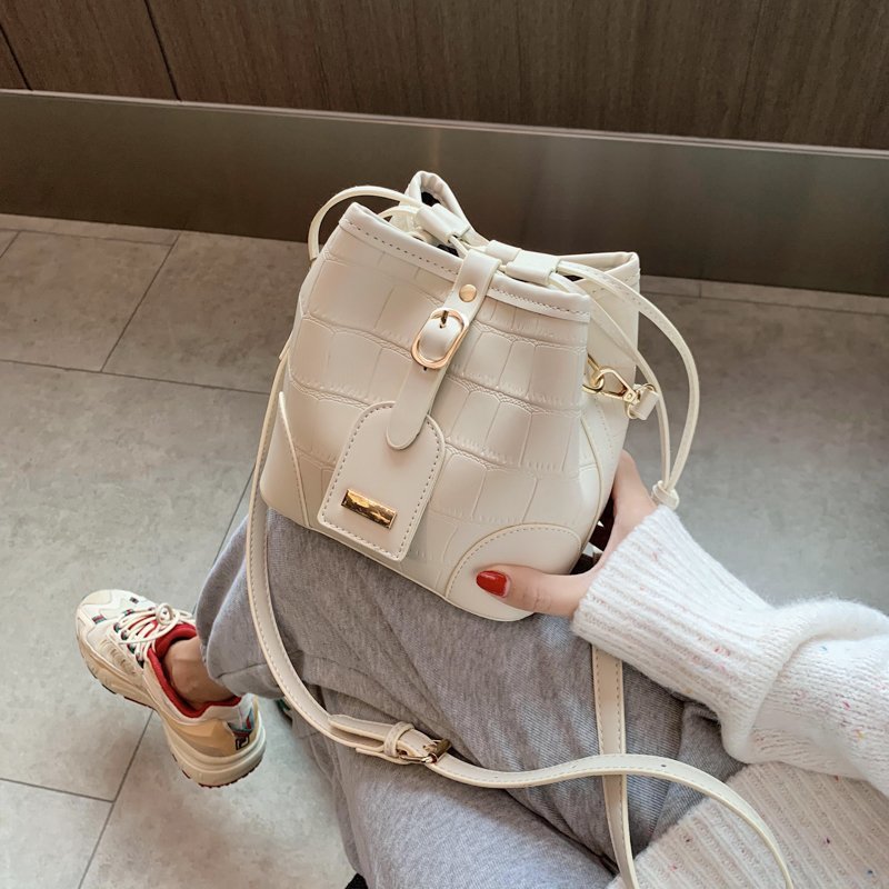 One-Shoulder Crocodile Pattern Bucket Bag Withdrawable Handbag