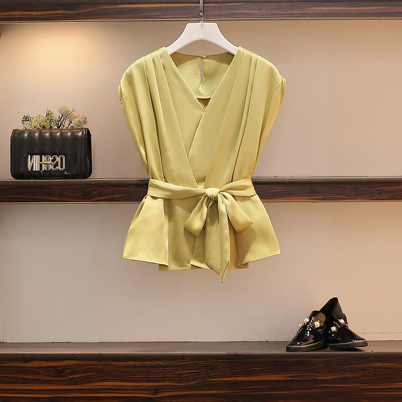 Feminine Sleeveless V-Neck Top with High Waist Pants Suit
