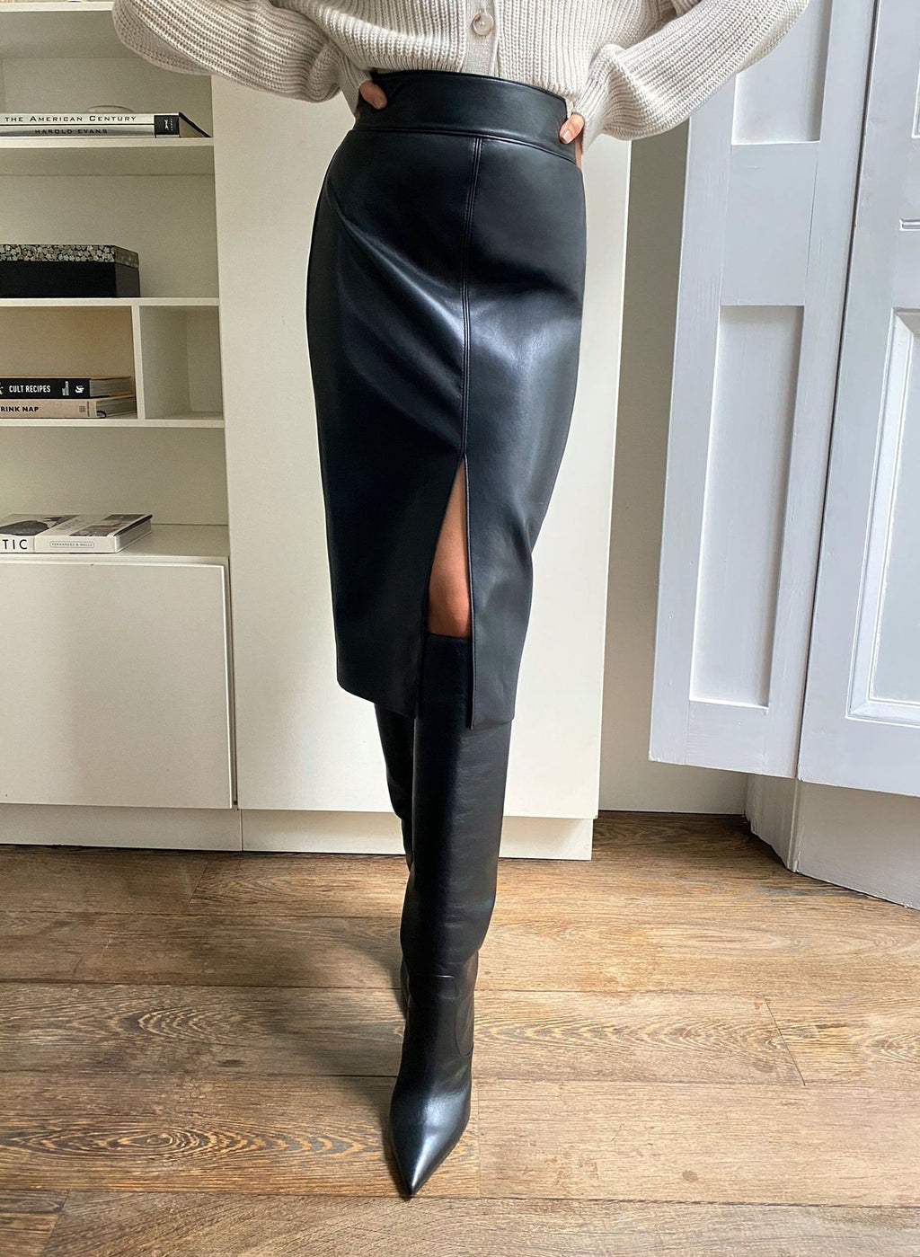 French Style Temperament Black PU Leather Pencil Skirt for Women
