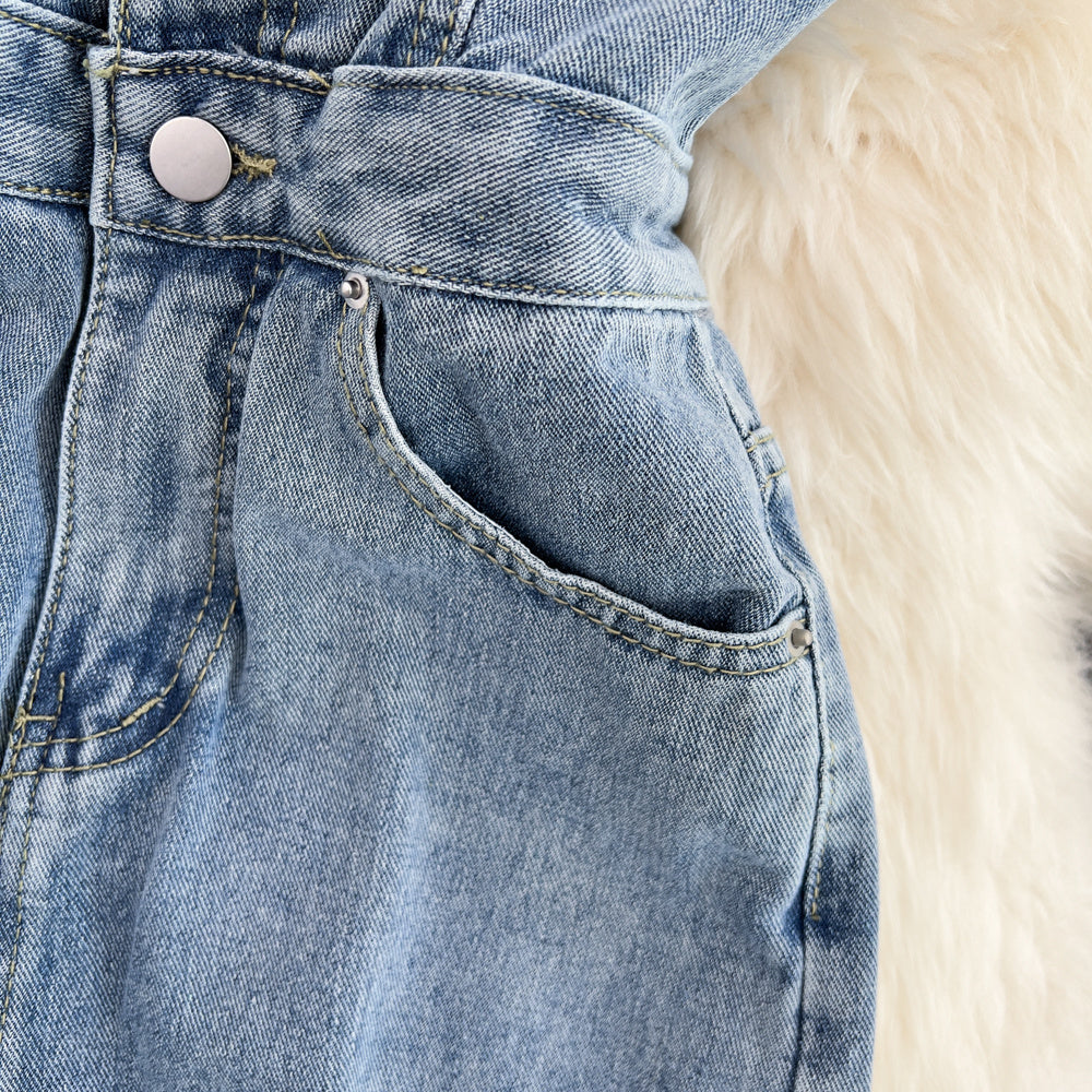 Combinaison salopette sans manches en jean bleu à jambes larges et droites avec poches