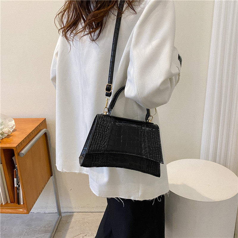 Popular Women's Shoulder Crossbody Handbag with Crocodile Pattern