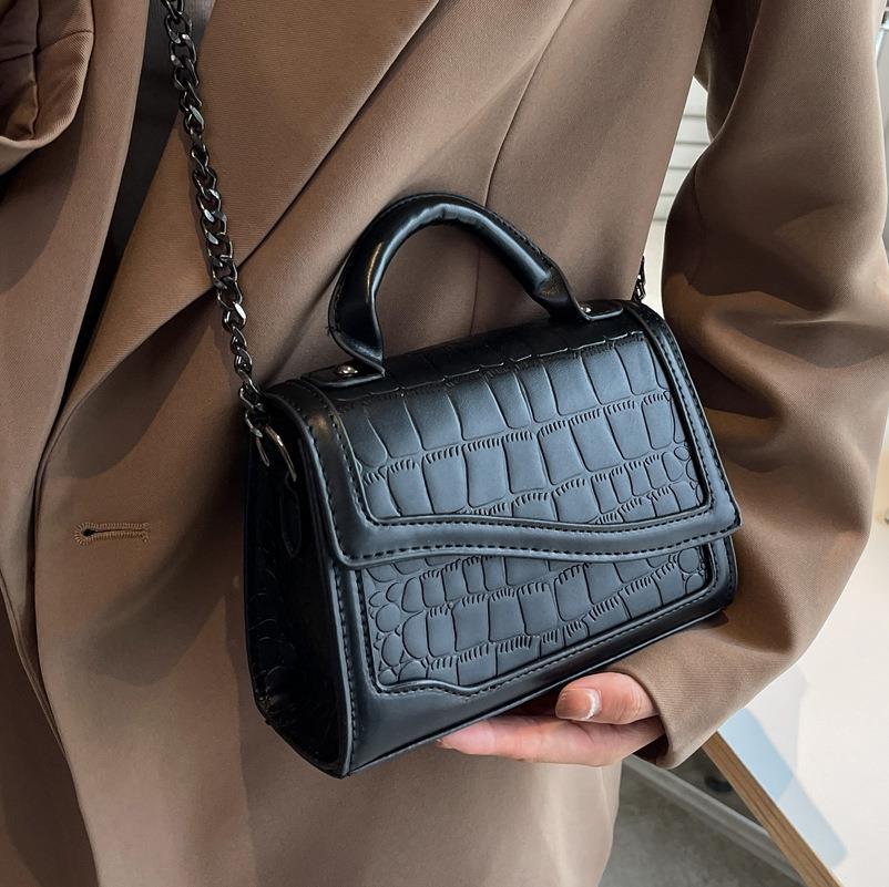 Retro Niche Women’s Crocodile Pattern Clamshell Bag