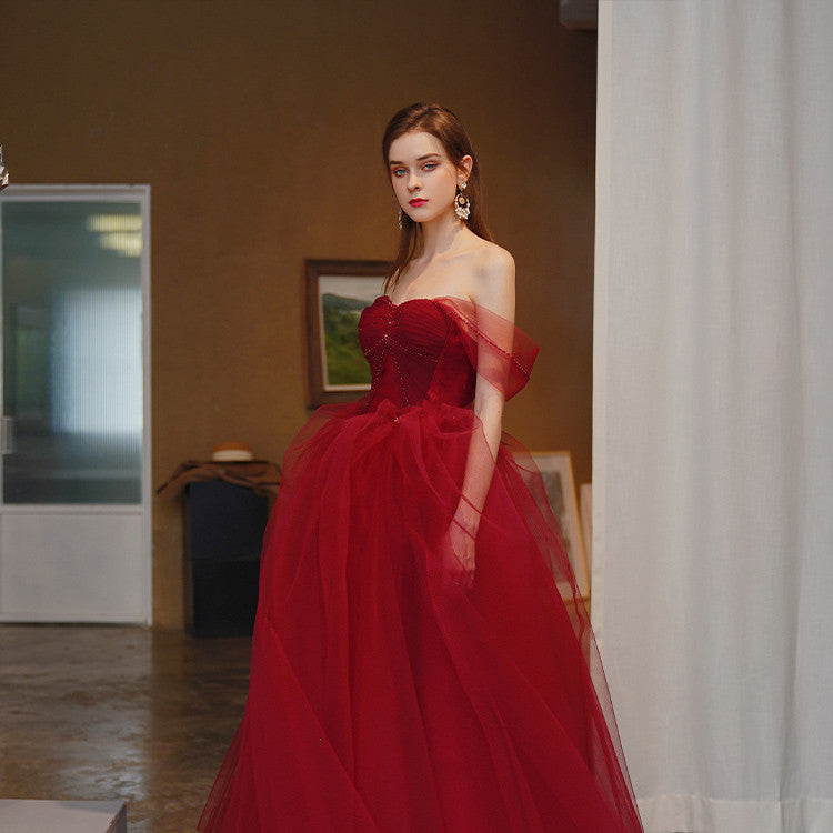 Robe grillée tendance rouge asymétrique pour femme