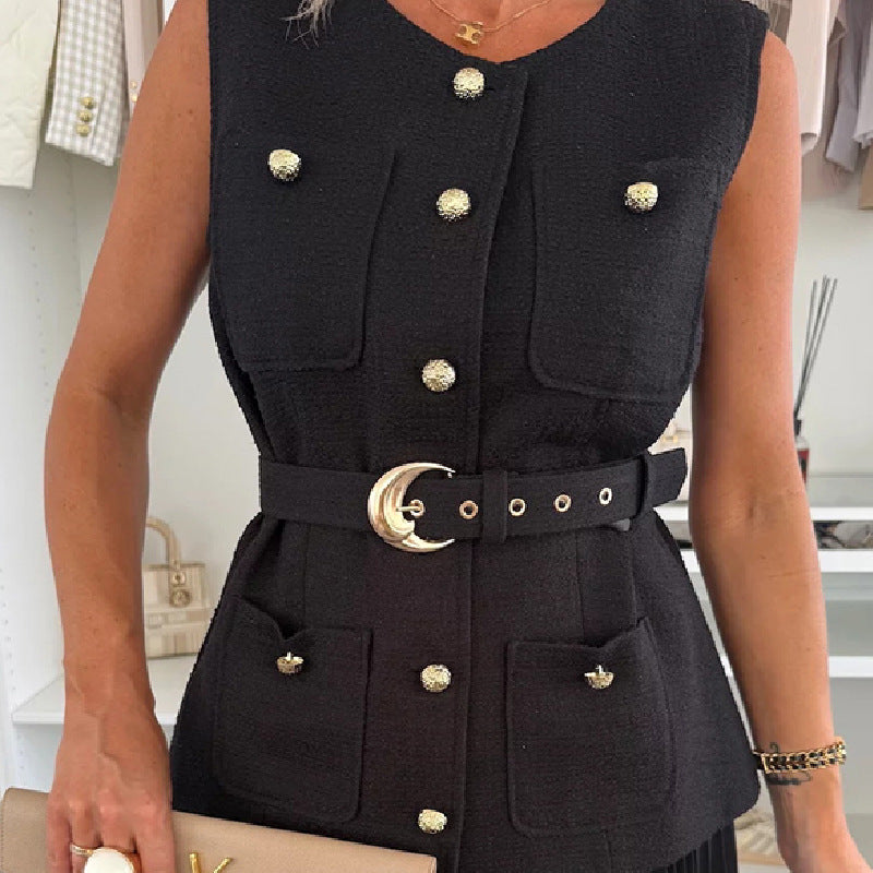 Ensemble deux-pièces gilet sans manches inspiré de Chanel et jupe plissée en maille