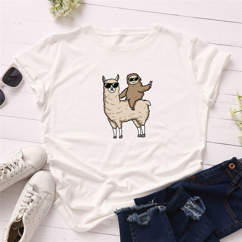 T-shirt à manches courtes imprimé cool paresseux à lunettes monté sur une chèvre