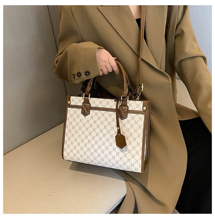 Fashion Chain Shoulder Bag with Large Capacity