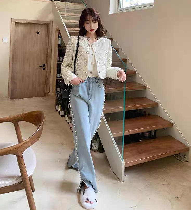 Jean skinny femme bleu clair taille haute avec fente et perles