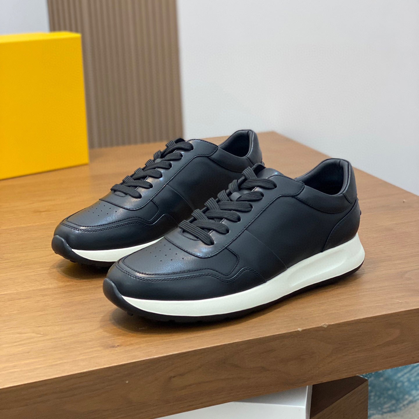 Women's Leather Lace-Up Business Casual Shoes Flat Heel