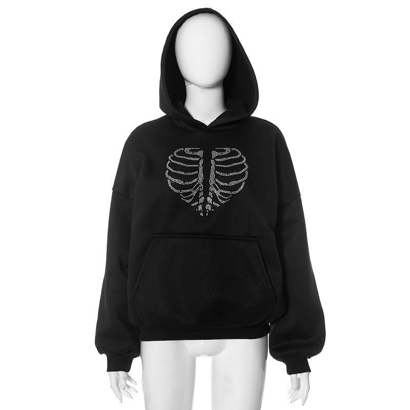 Pull à capuche ample avec strass motif squelette