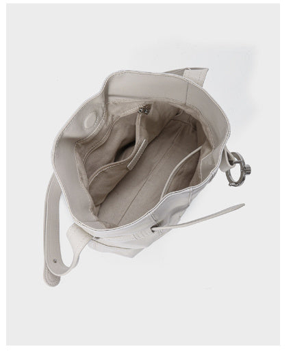 Sac bandoulière en cuir de vachette beige avec surpiqûres
