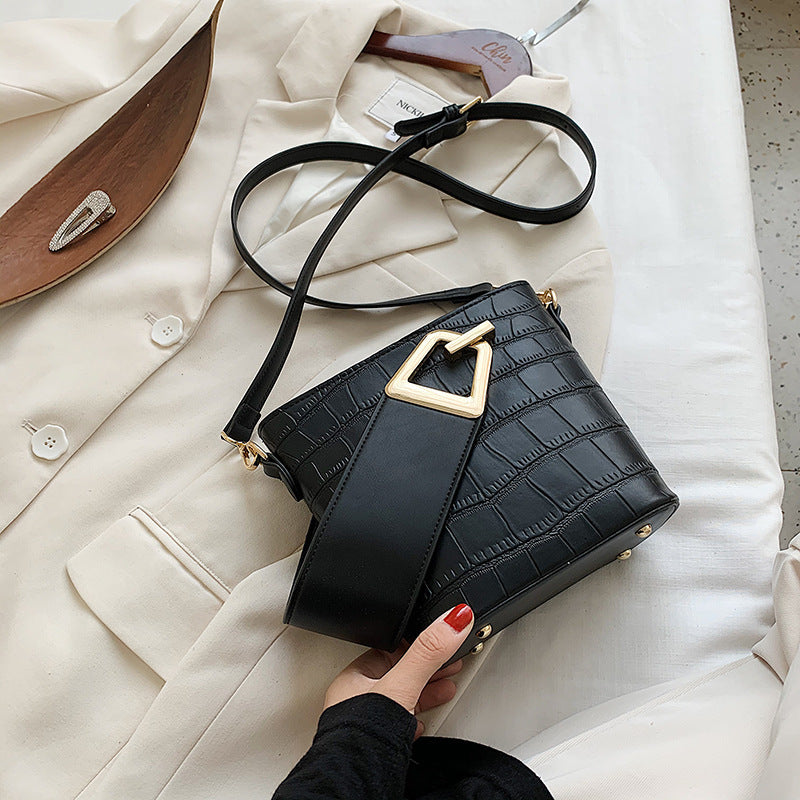 Fashion Women's PU Crocodile Pattern Bucket Shoulder Bag – White, Yellow, Khaki, Black, Brown, 21x18x9cm