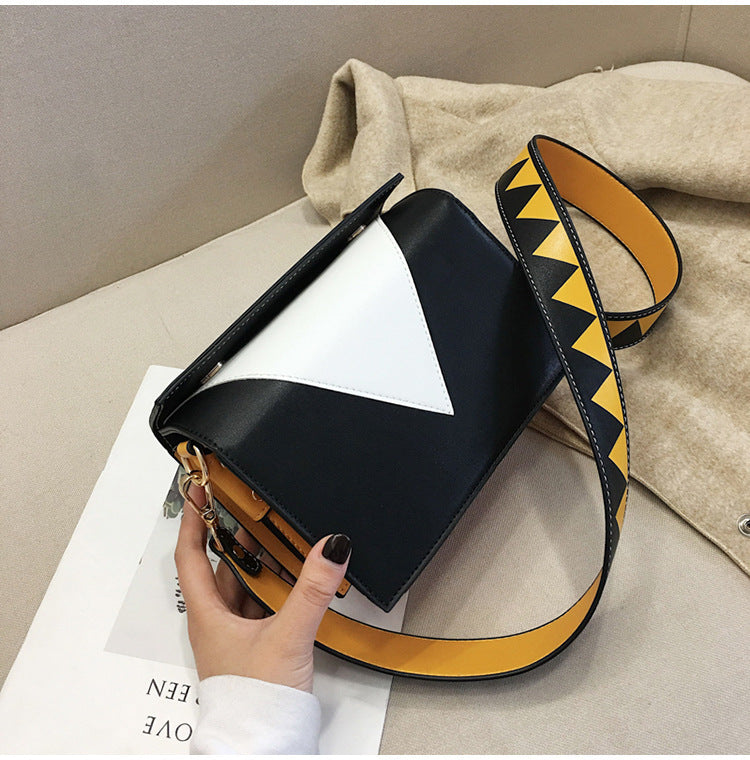 Triangle Shoulder Bag 20cm Square Crossbody with Magnetic Buckle and PU Lining