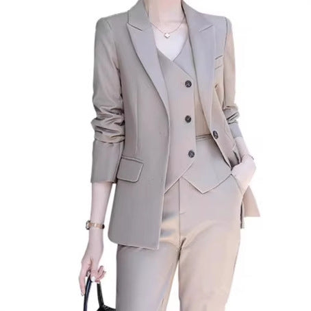Women's Suit Commuter Drape Suit
