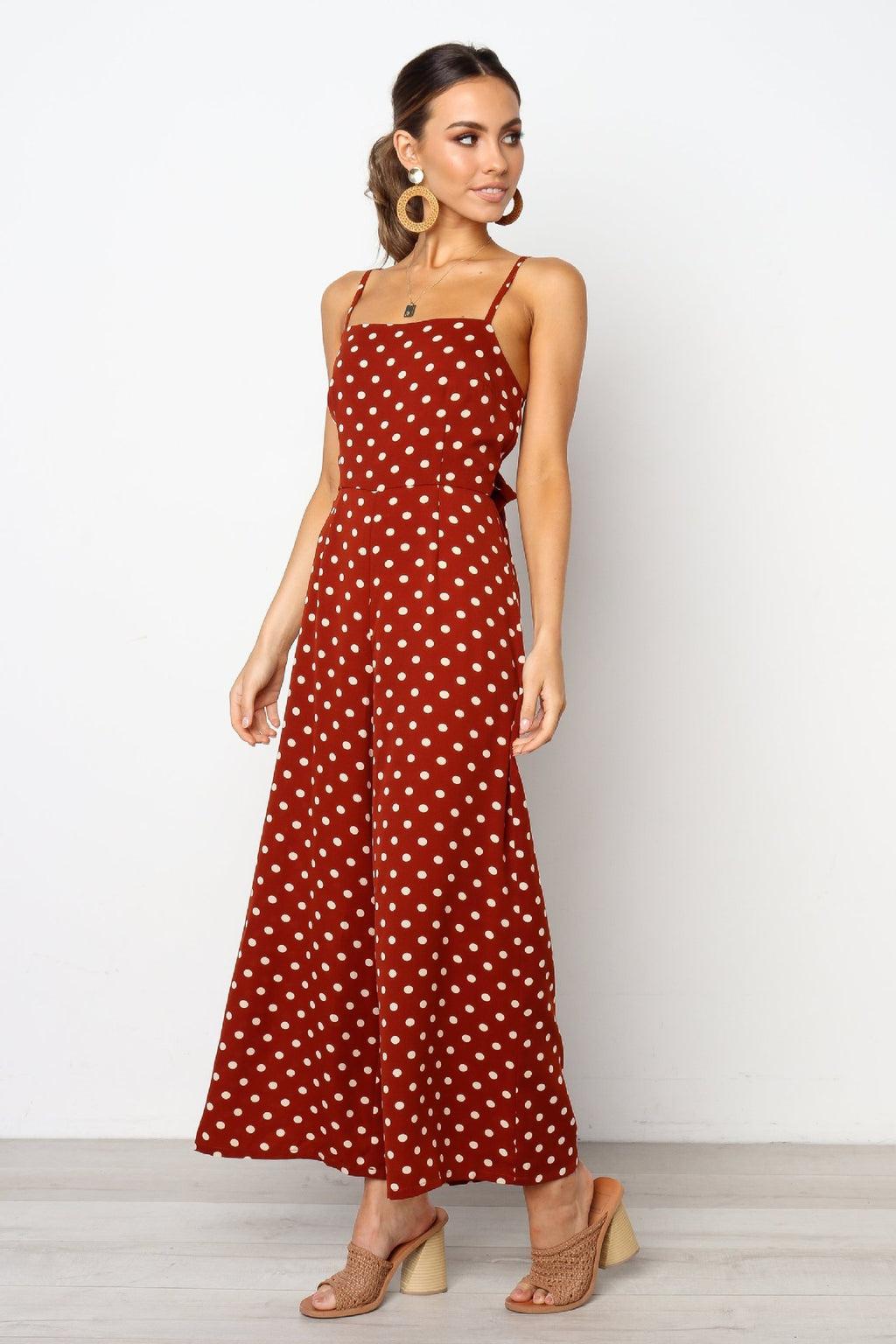 Combinaison droite à pois sexy dos nu à fines bretelles