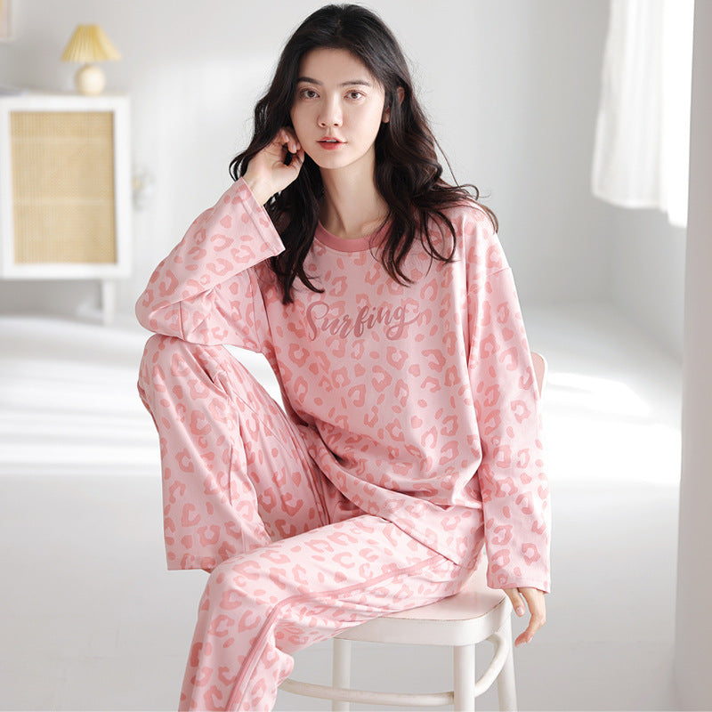 Ensemble pyjama femme doux et minimaliste pour le printemps et l'automne