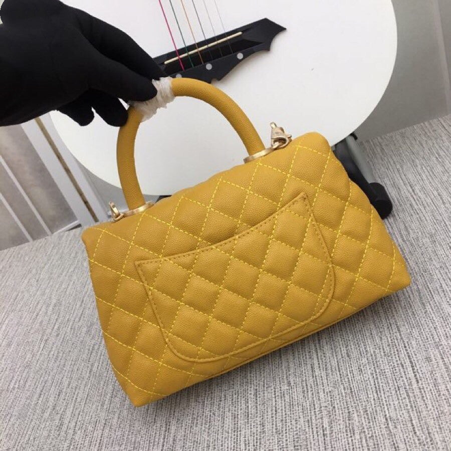 Leather Caviar One-Shoulder Messenger Bag with Diamond Chain & Classic Ball Pattern, Medium 23x14x8cm