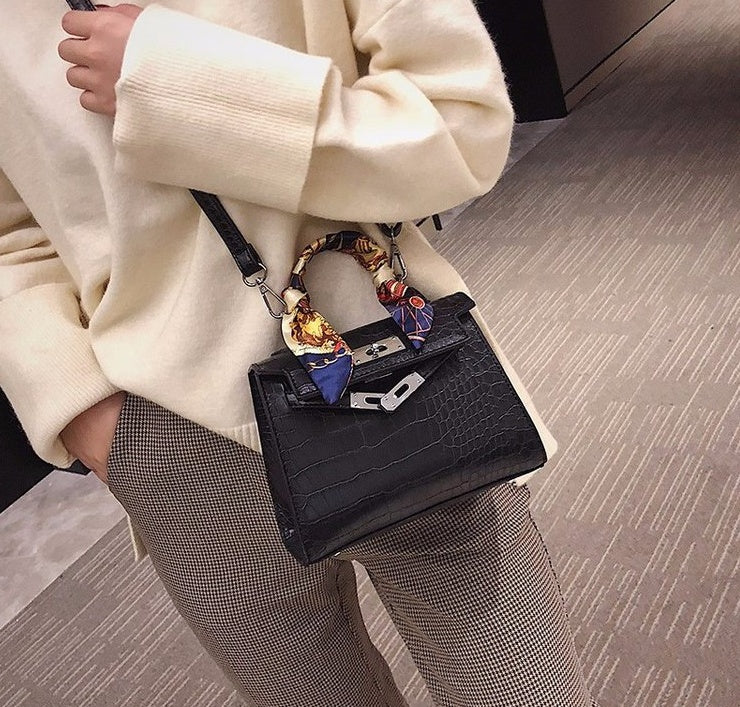 Stone Pattern Platinum Crossbody Bag Small 20x15x9cm