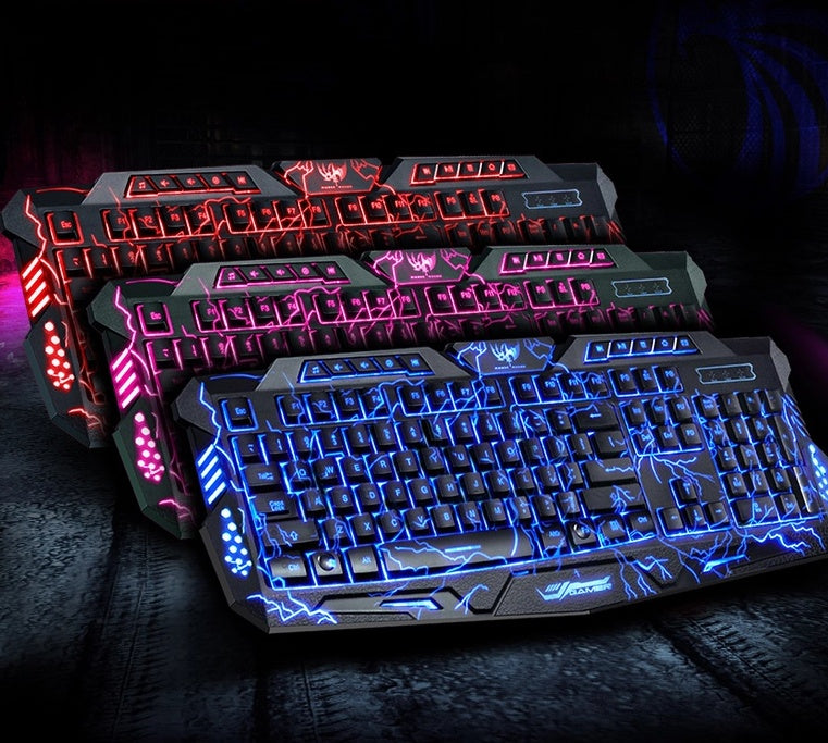 Clavier de jeu filaire rétroéclairé tricolore et souris lumineuse disposition russe USB