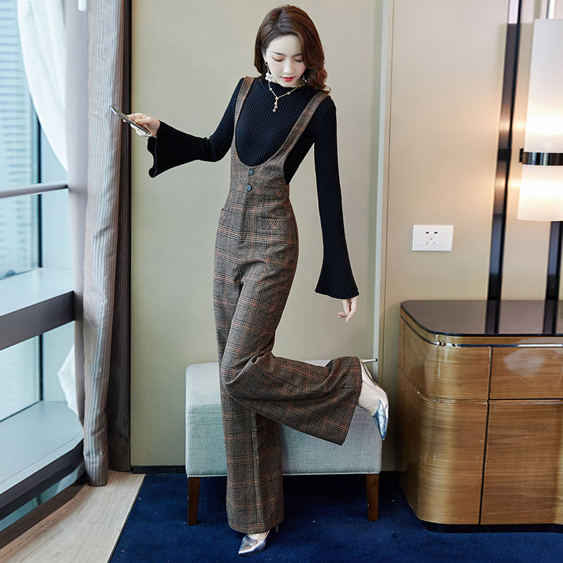 Wide-leg Pants Wear A Lightly Cooked Jumpsuit