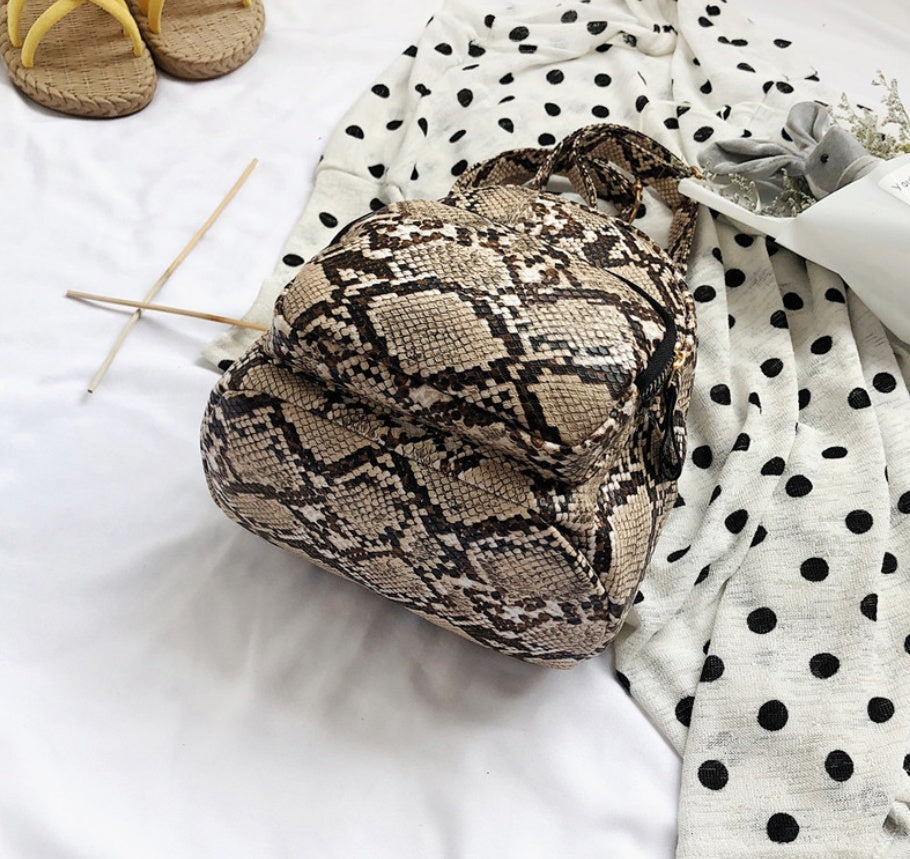 Snake Pattern PU Leather Shoulder Bag, Medium Soft, Waterproof, 17x20x12cm, Black & Khaki