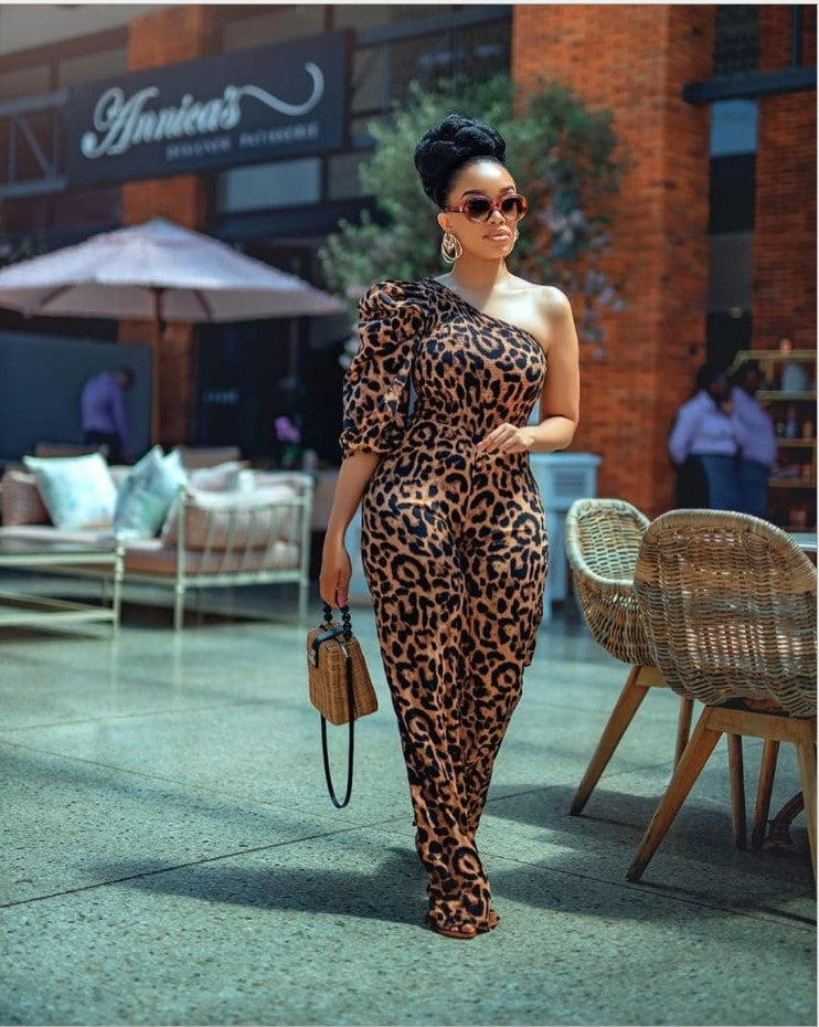 Single-sleeve jumpsuit with printed top