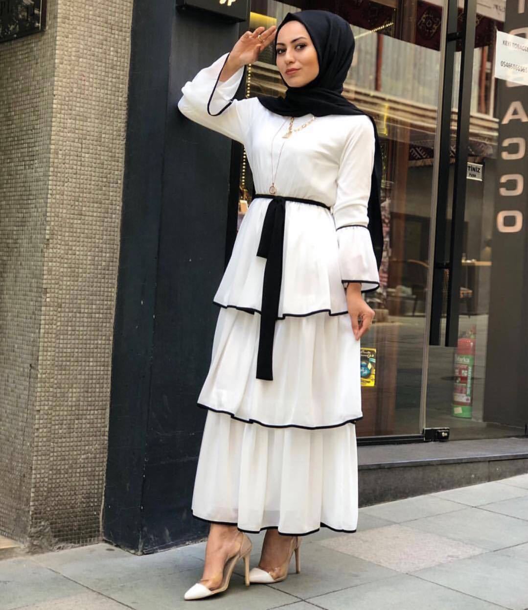 Robe Musulmane Turque Jupe Longue Col Rond Manches Trompette avec Foulard