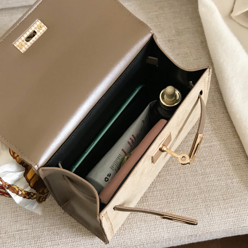 Petit sac messager carré polyvalent à bandoulière unique