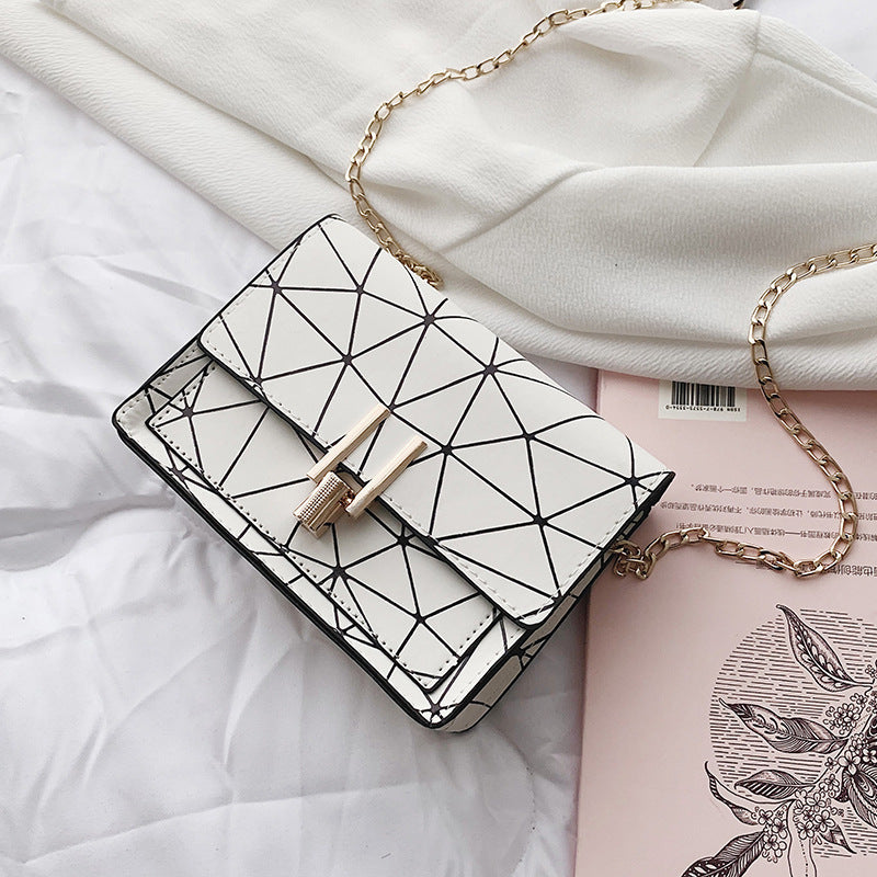 Petit Sac Carré en Similicuir à Couture Chaîne avec Fermoir