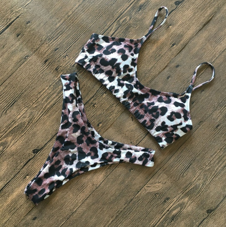 طقم سباحة من قطعتين بنقشة جلد النمر