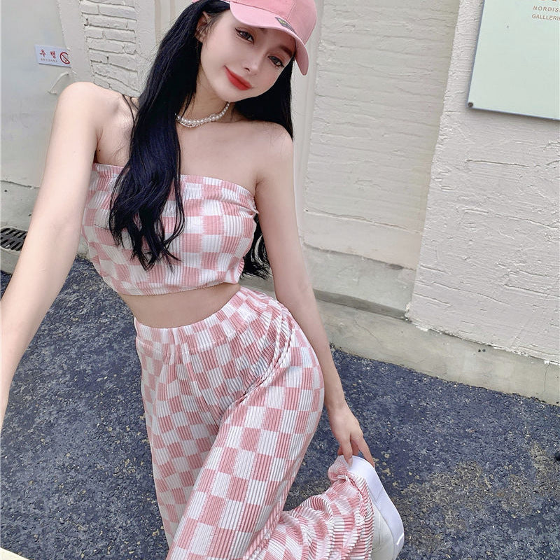 Ensemble deux pièces pantalon large plissé à carreaux et crop top bandeau