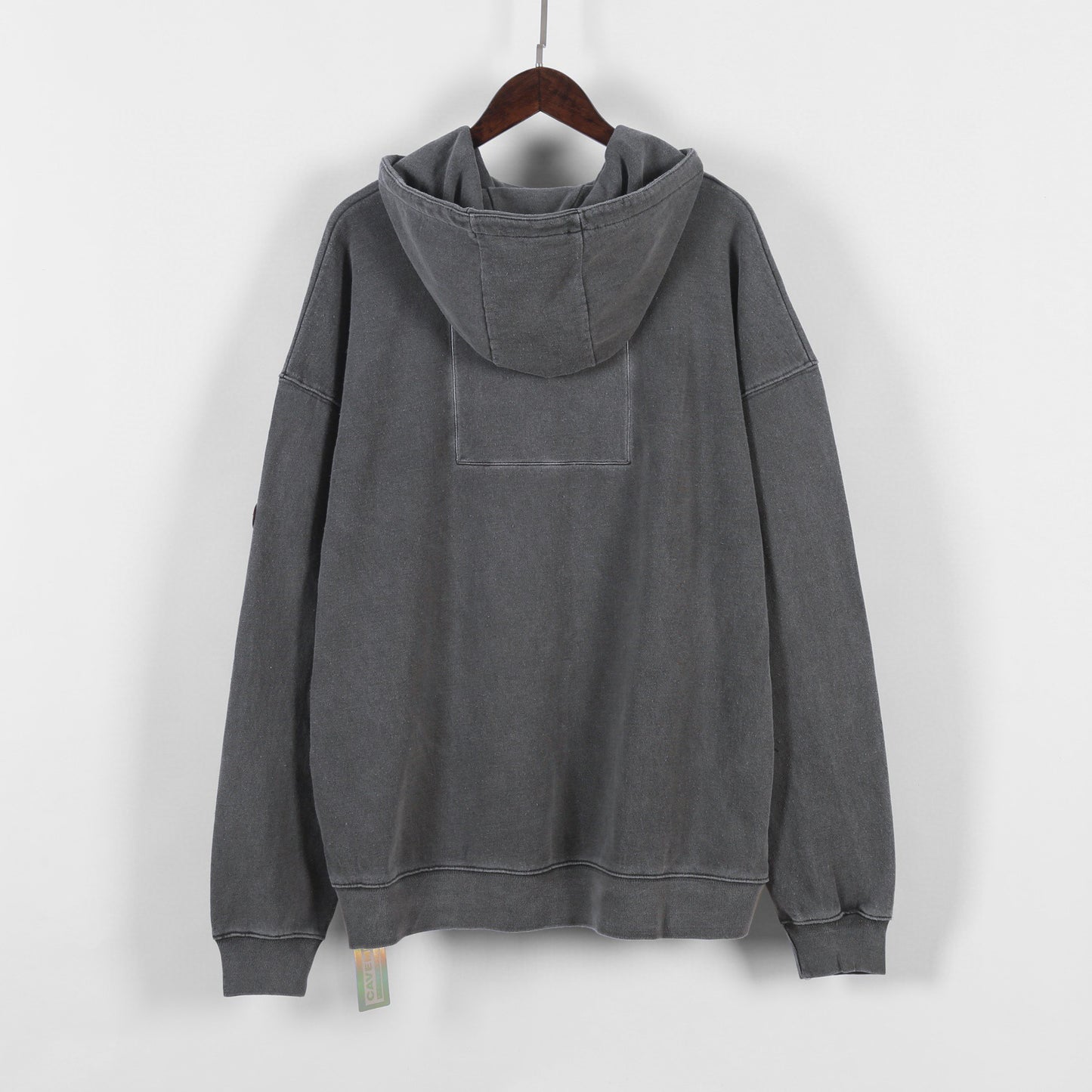 اصنعي سترات بغطاء رأس مطرزة قديمة