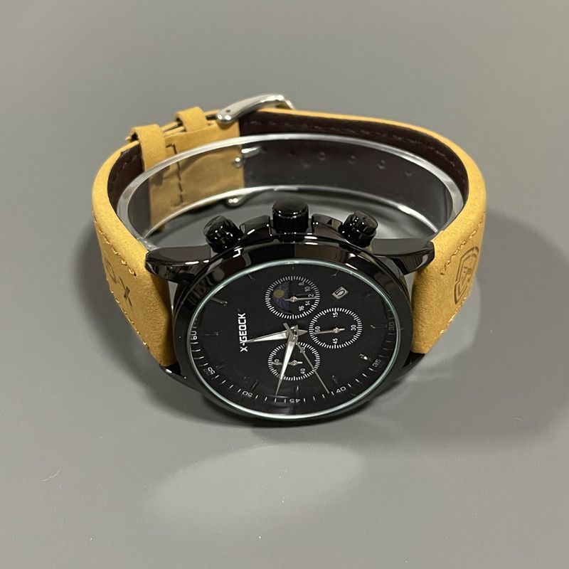 Montre de sport pratique à quartz avec pile intégrée