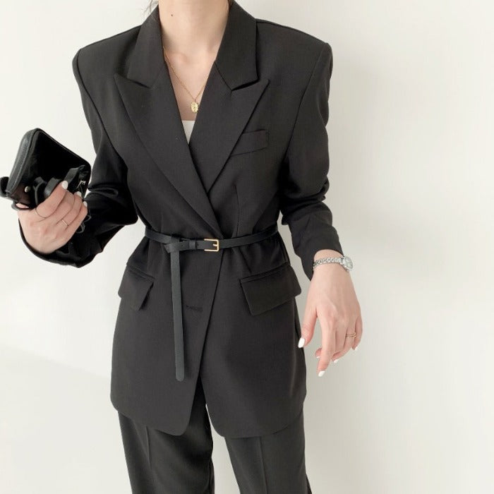 Court tailleur français avec ceinture en polyester noir et abricot