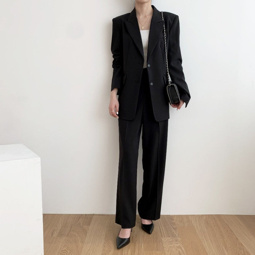 Court tailleur français avec ceinture en polyester noir et abricot