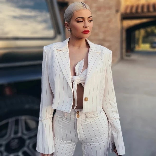 Ensemble pantalon fin en nylon rayé blanc avec blazer à manches longues
