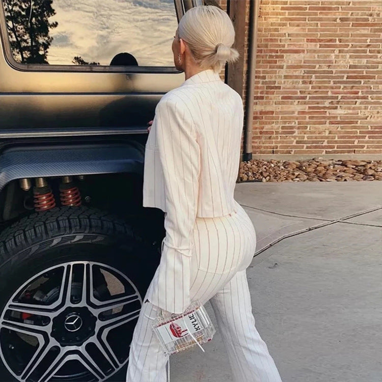 Ensemble pantalon fin en nylon rayé blanc avec blazer à manches longues